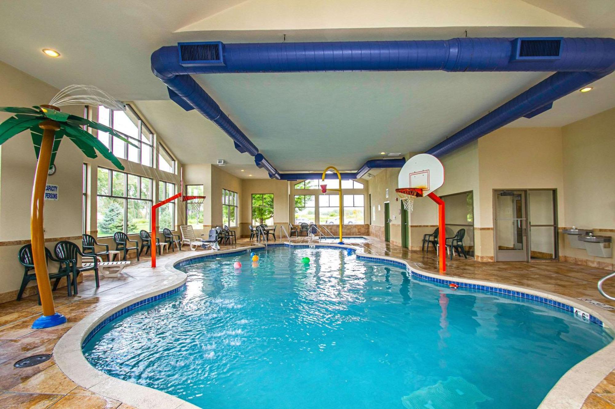 Mainstay Suites Madison - Monona Exterior photo