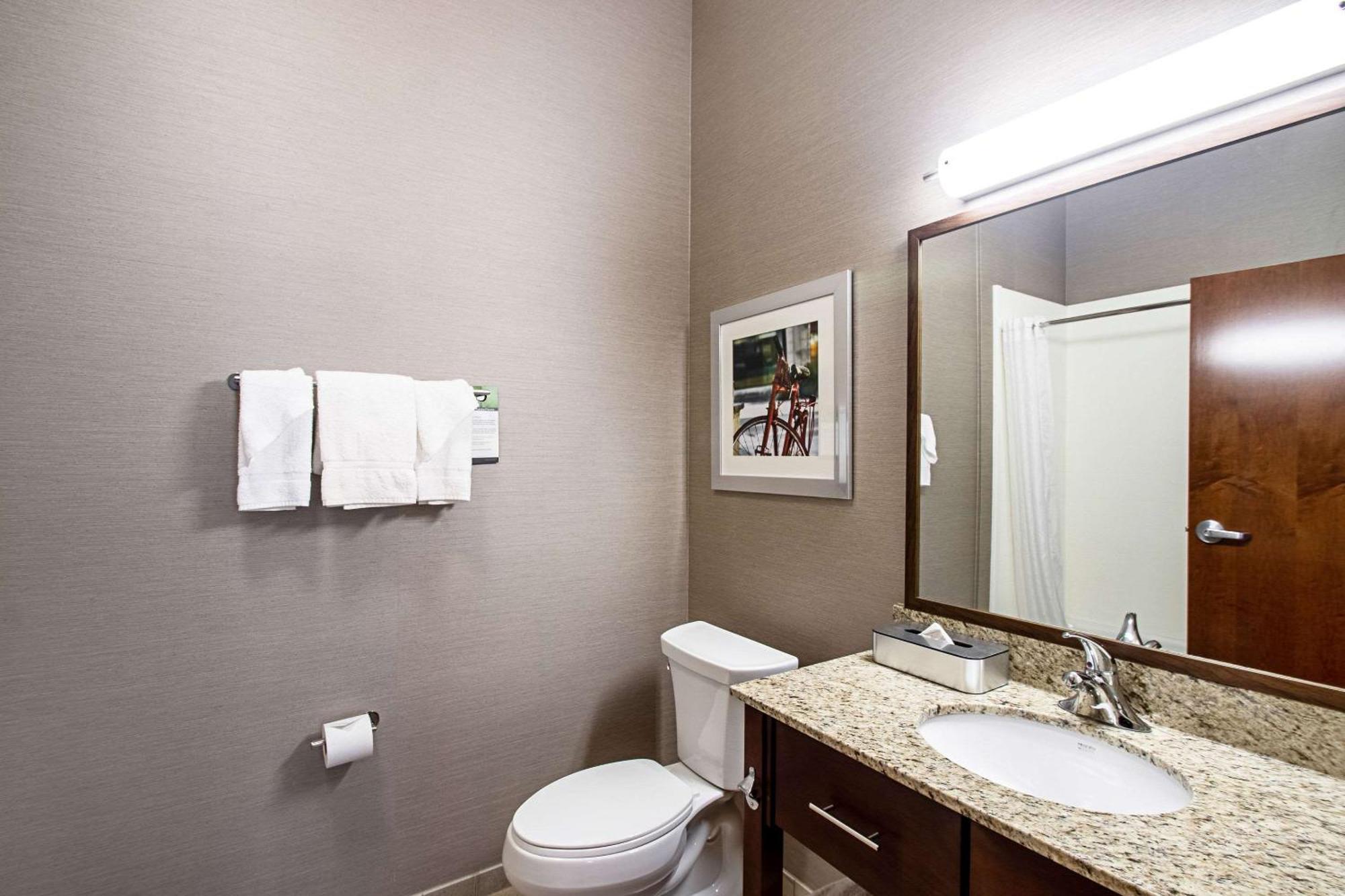 Mainstay Suites Madison - Monona Exterior photo