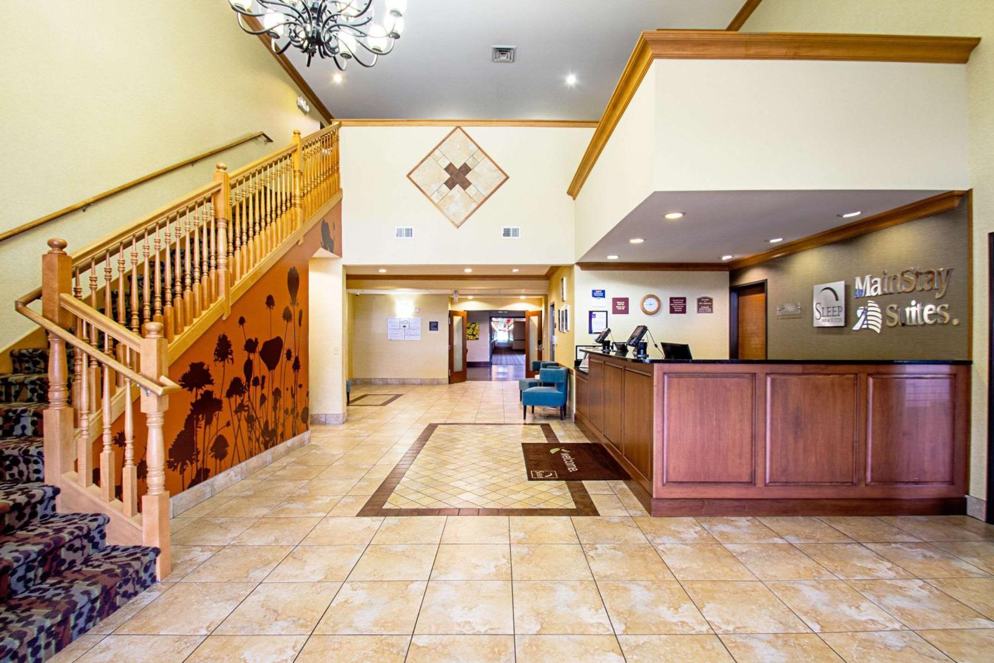 Mainstay Suites Madison - Monona Exterior photo
