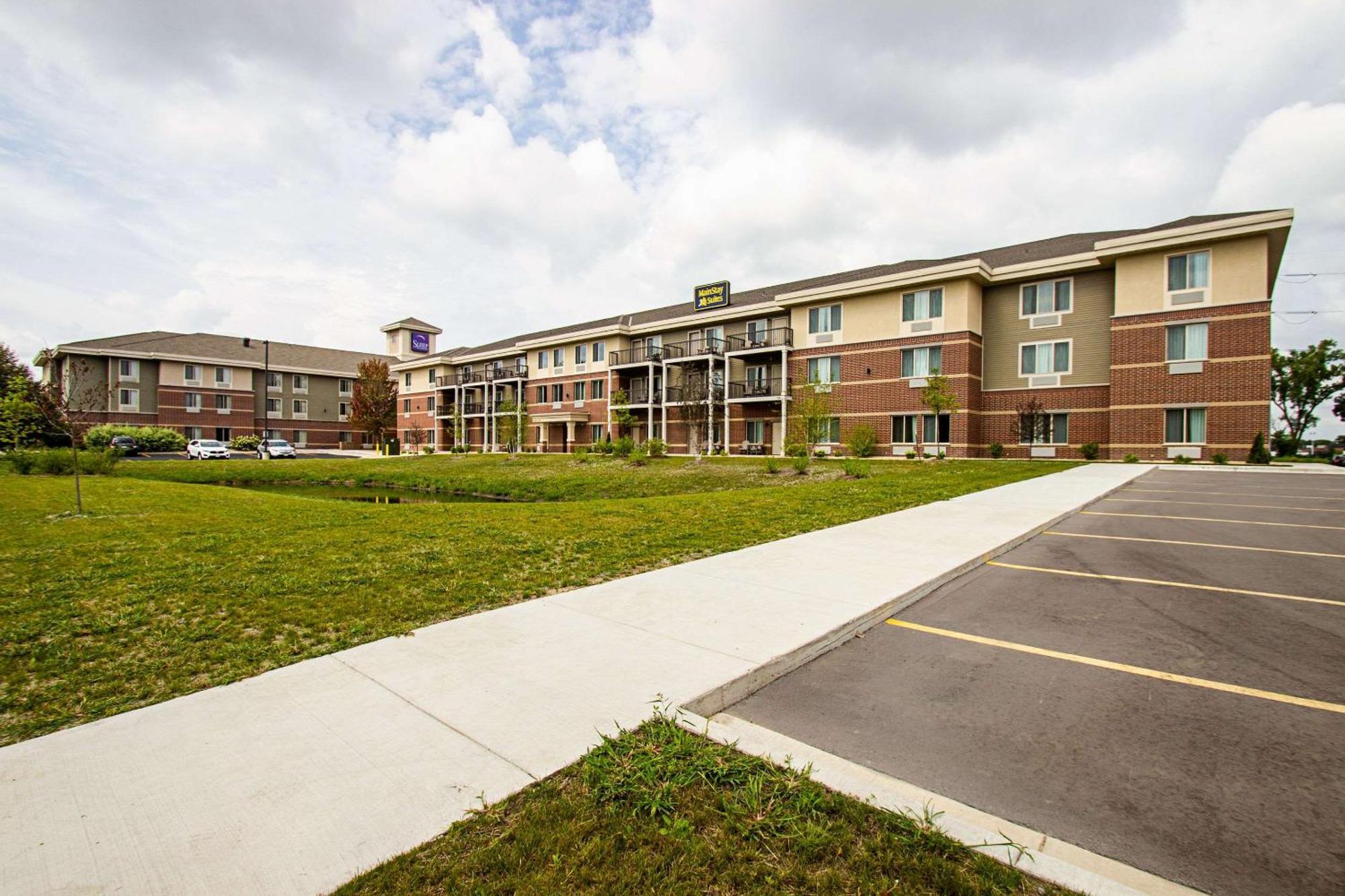 Mainstay Suites Madison - Monona Exterior photo