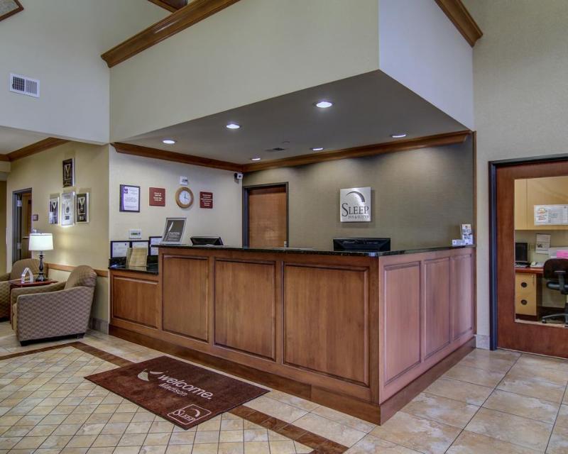 Mainstay Suites Madison - Monona Exterior photo