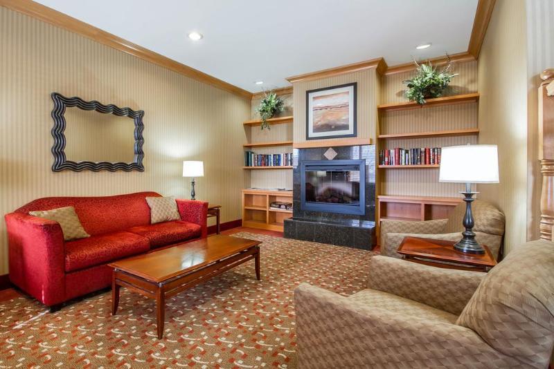 Mainstay Suites Madison - Monona Exterior photo